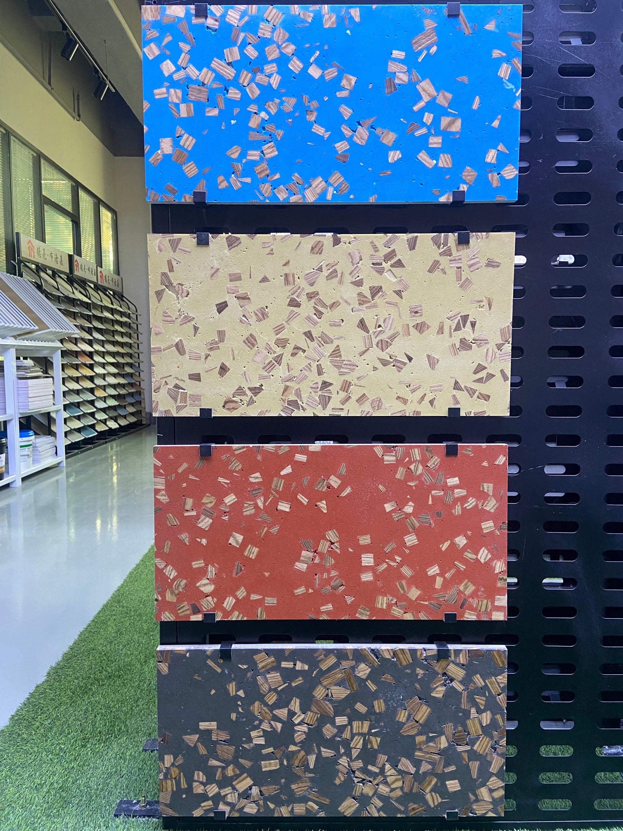 Can terrazzo be combine with other materials(such as metal,wood,glass)to create unique visual effects?