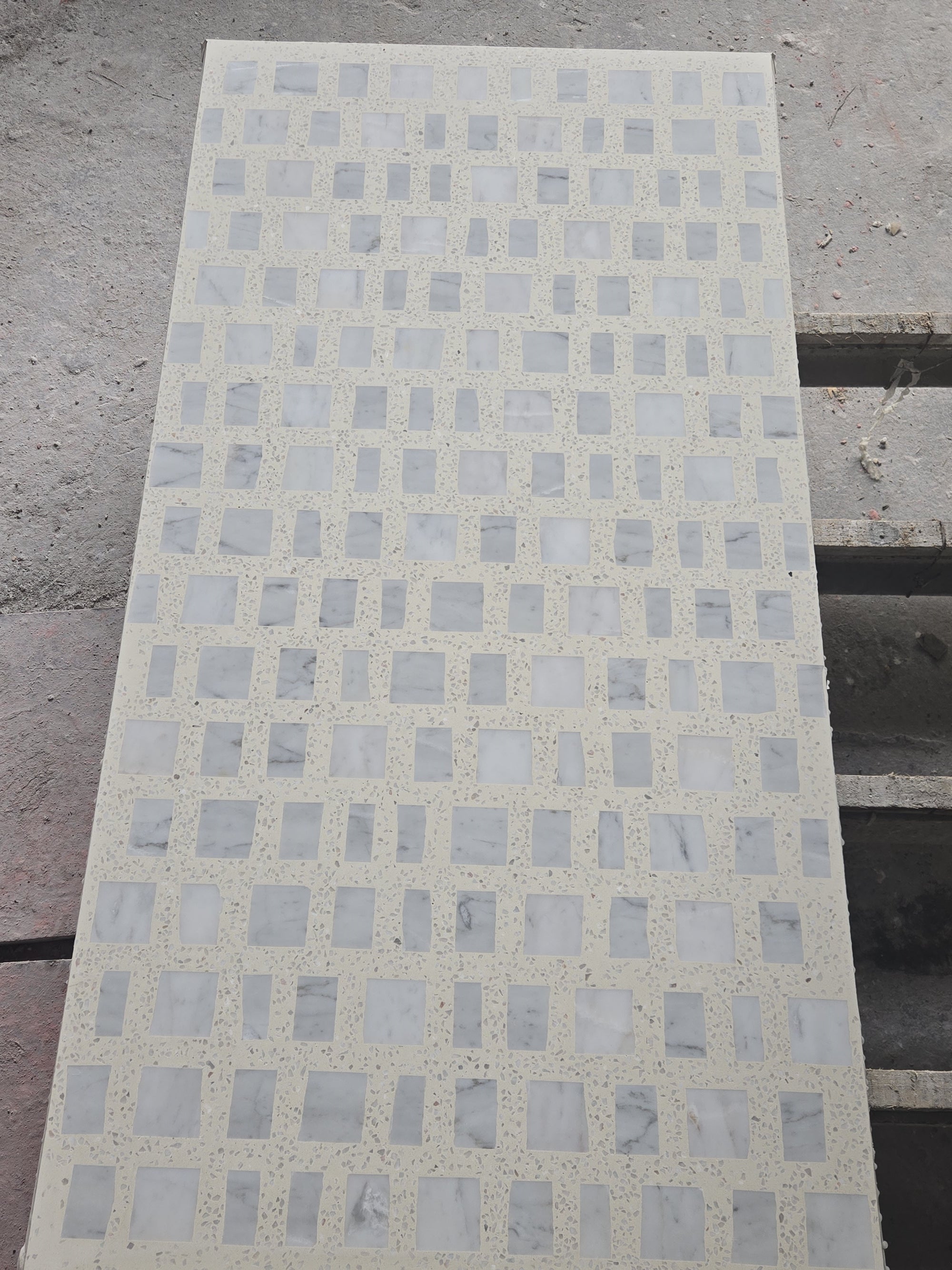 Warm white base color & white marble terrazzo
